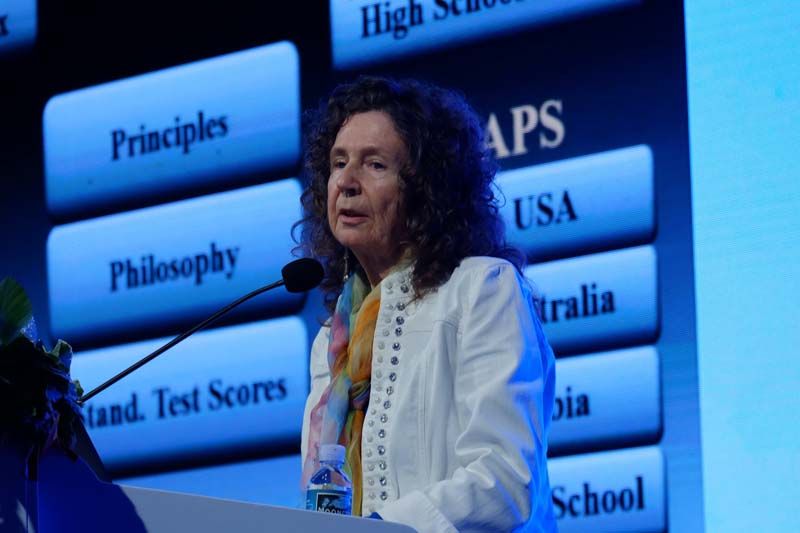 ศาสตราจารย์จูน เมเคอร์