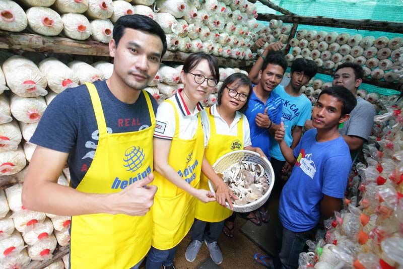 กิจกรรมสาธิตการเพาะพันธุ์และแปรรูปเห็ดนางฟ้าโดยกลุ่ม “เห็ด 3 มอ” จากจังหวัดสระบุรี