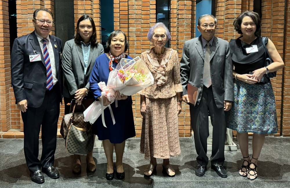 สมพันธ์ จารุมิลินท, ผศ.ดร.วัตสาตรี-คุณหญิงวินิตา ดิถียนต์, กิรินทร์- พล.ร.อ.พีระจิตร์ สุรักขกะ และ อัญจลา จารุมิลินท