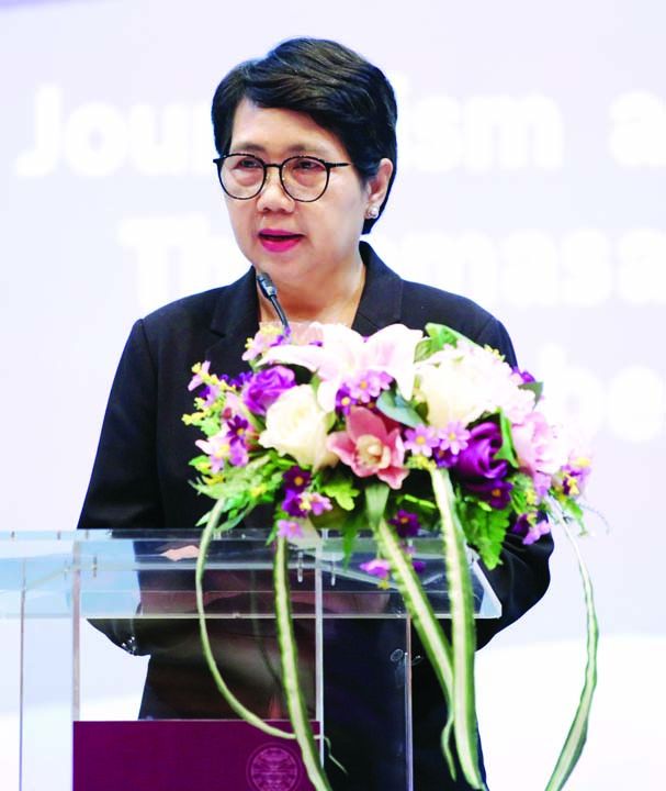 ผศ.ดร.อัจฉรา ปัณฑรานุวงศ์
คณบดีคณะวารสารศาสตร์ฯ
กล่าวรายงาน