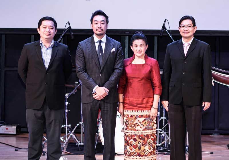 ประธานวงศ์ พรประภา กับผู้แทนทุนสถาบัน ได้แก่ จุฬาลงกรณ์
มหาวิทยาลัย, มหาวิทยาลัยธรรมศาสตร์ และคณะวิศวกรรมศาสตร์ 
มธ.