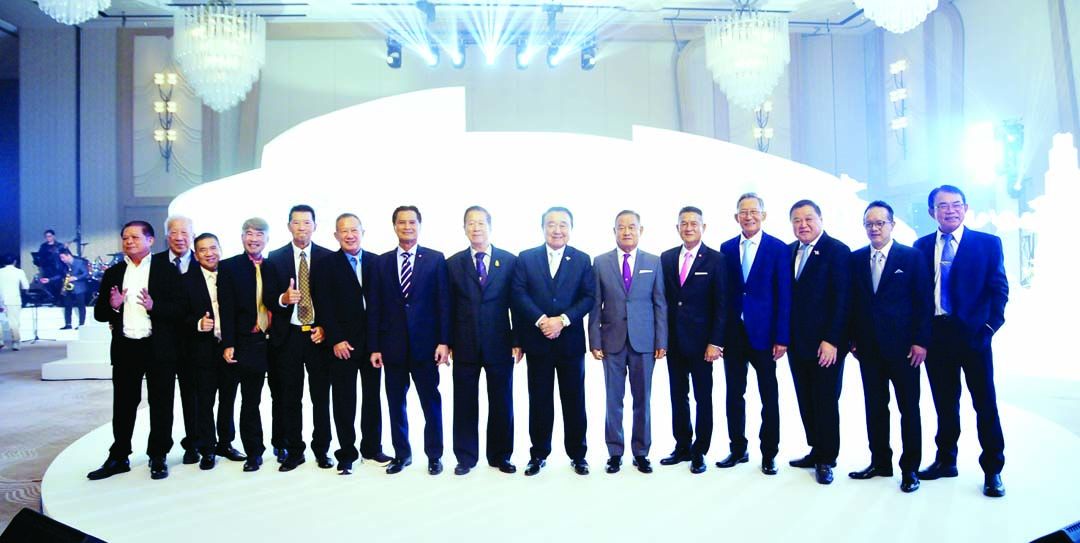 พรสิทธิ์ ศรีอรทัยกุล และกลุ่มเพื่อนๆ ธนัญ โสรัจจ์, ปิติพัฒน์ เหมือนทองจีน, ดร.สุจินต์ ไชยชุมศักดิ์, เด่นธงชัย ศิริพลไพบูลย์, ทัดแสง ยอขันธ์, รพีรัฐ
แต้มคงคา, พล.อ.สืบสันต์ ทรรทรานนท์, อดิศร เกียรติโชควิวัฒน์, พล.ต.อ.วิโรจน์ พหลเวชช์, พล.อ.อ.สุทธิพงศ์ อินทรียงค์, ดร.สมพล เติมพิทยาเวช, สมบัติ เชี่ยววณิชชา, เอกพจน์ วงศ์อารยะ และ เจริญ วงศ์เวทย์สวัสดิ์