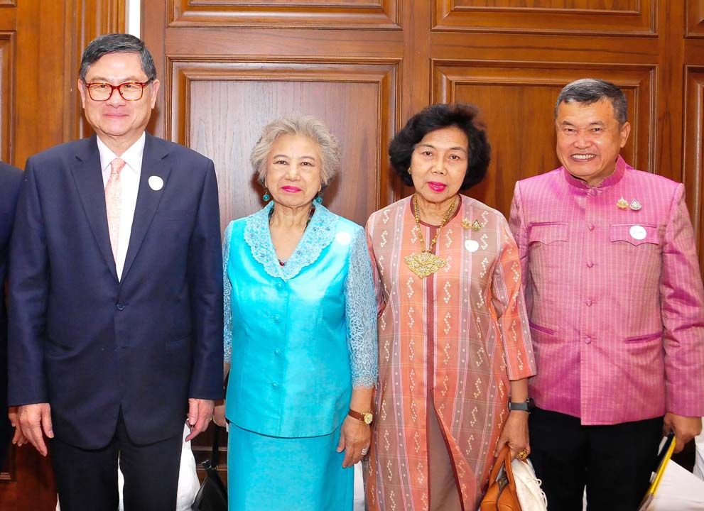 ศ.พิเศษ เอนก-ศ.พญ.จิรพร เหล่าธรรมทัศน์, ดร.วันดี กุญชรยาคง-
สุทธิพงษ์ จุลเจริญ อดีตปลัดกระทรวงมหาดไทย