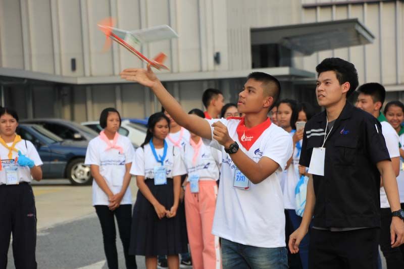 เครื่องบินเหินฟ้าได้อย่างไร เรียนรู้ผ่านเครื่องร่อน

