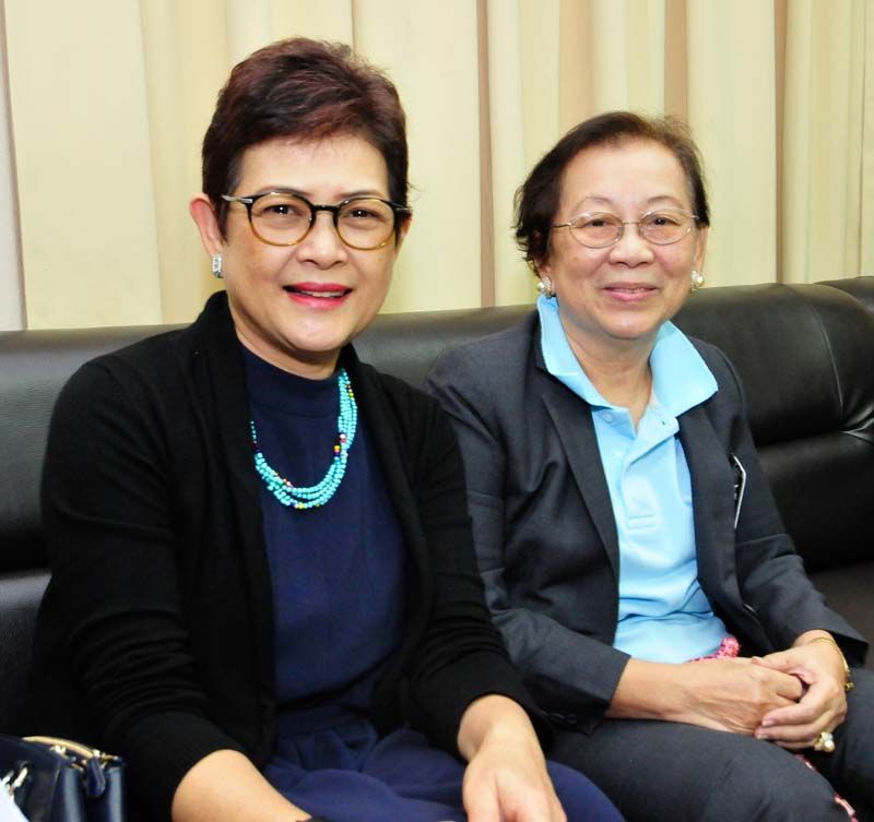 เทพวัลย์ ภรณวลัย ผอ.กองส่งเสริมการพัฒนาและสวัสดิการเด็กฯ
กับ วนิดา อิศรางกูร ณ อยุธยา อุปนายกสมาคมฯ