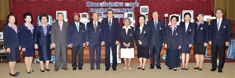 คณะกรรมการมูลนิธิฯ อัญชัญ กุศล, อนงค์ วรวรรณปรีชา, สุณี ศิริชาติชัย, สมเกียรติ เหล่าทวีสุข, ศักดา สัจจะมิตร, ศ.คลินิกเกียรติคุณ นพ.พิศิษฐ์ จิรวงศ์, ศ.คลินิกเกียรติคุณ นพ.วิศิษฎ์ สิตปรีชา, ท่านผู้หญิงอิศรา บุรณศิริ, คุณหญิงวรรณา สิริวัฒนภักดี, ศ.คลินิกเกียรติคุณ นพ.สุพัฒน์ วาณิชย์การ, สุมณฑา ชมธวัช, ประไพศรี เทพหัสดิน ณ อยุธยา, พญ.สุขฤทัย เลขยานนท์ และ สมพันธ์ จารุมิลินท

