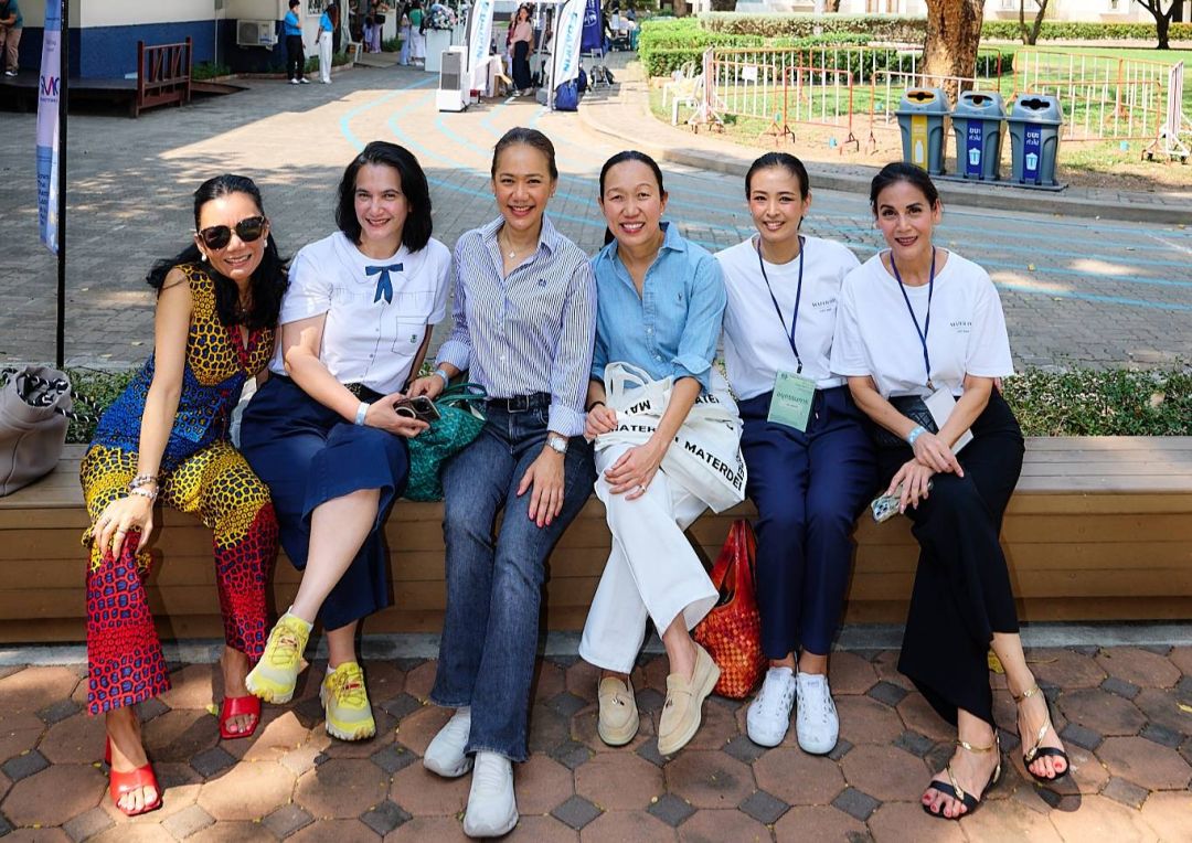 เพลินจันทร์ วิญญรัตน์, แพตริเซีย มงคลวนิช, สมรวรรณ รัตตกุล, เพชรรัตน์ ศิริรัตน์อัสดร, ณวิภา เอี่ยมอมรพันธ์ และ เพชรินทร์ มีเดช