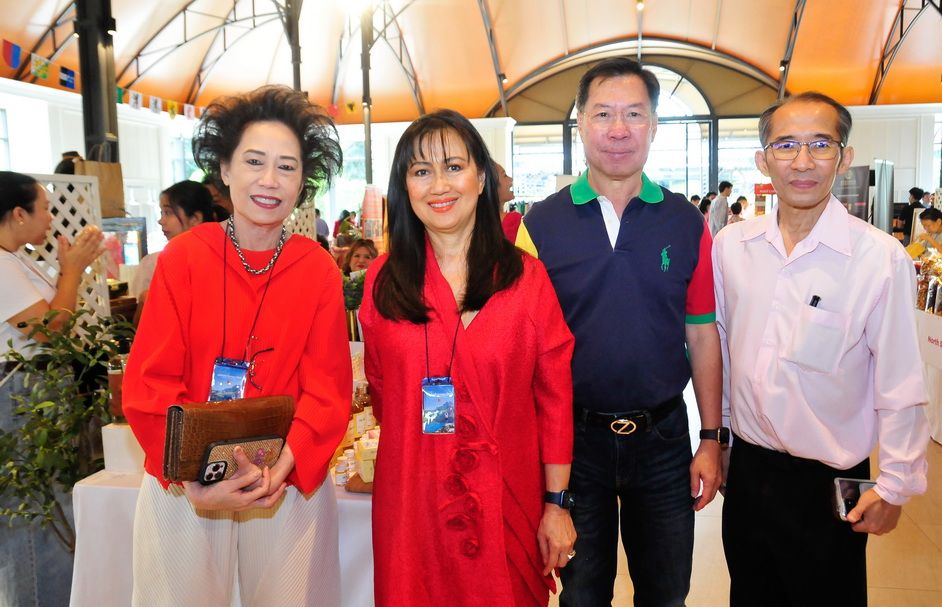 สัณหพิศ สมบัติศิริ, กุญญ์ชลี จันทราสุข และผู้มาร่วมงาน