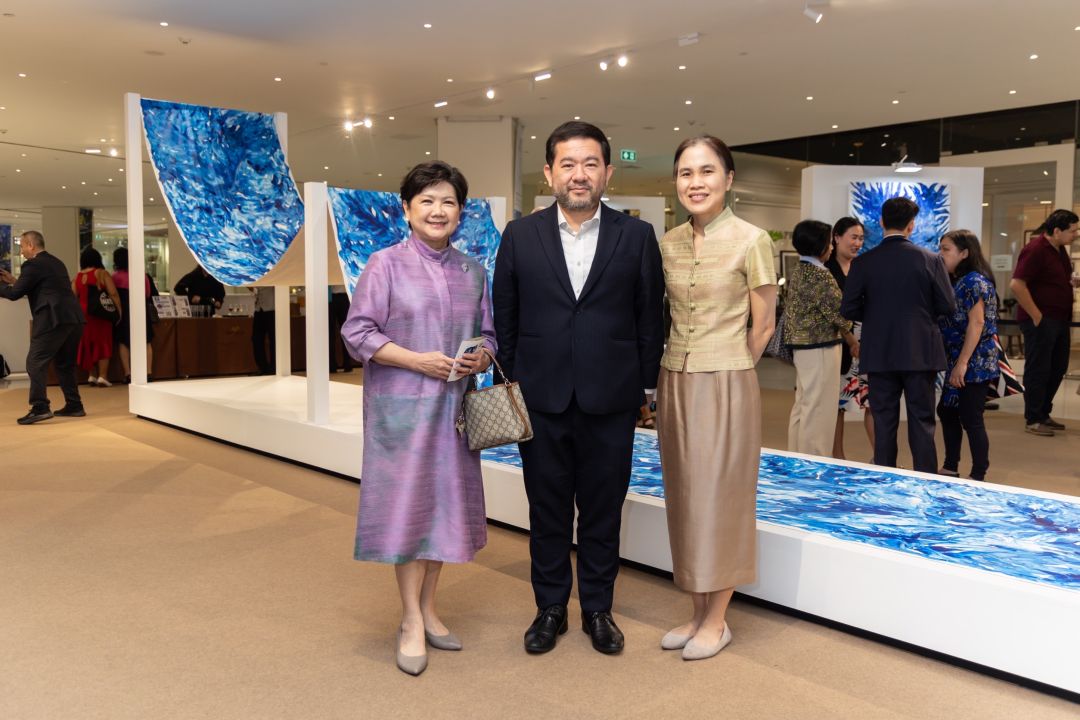 ฉมาพรรณ รังคะรัตน,  บุรินทร์ นาคเจริญ และ บาจรีย์ พึ่งพักตร์