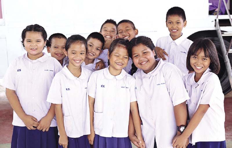 ทันตแพทย์จิตอาสาดูแลรักษาสุขภาพฟันให้กับน้องๆ