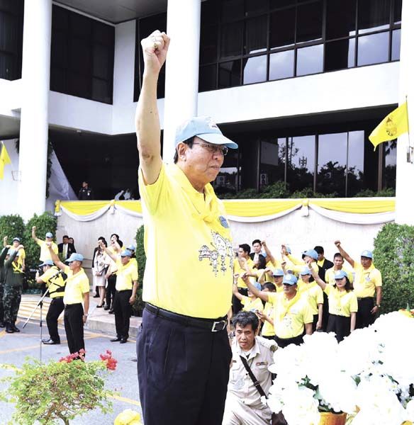 ปฏิบัติการจิตอาสา “เราทำความ ดี ด้วยหัวใจ” สภานิติบัญญัติแห่งชาติ ครั้งที่ 4 ทาสีรั้วกำแพงวัด กำแพงแก้ว ฐานพระอุโบสถ ทำความสะอาดภายในวัดและรอบพระอุโบสถ