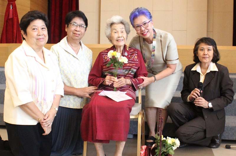 ศิษย์วัฒนา รุ่น 93 อภิญญา บัวสรวง, ลานทิพย์ ทวาทศิน, อรุณี ศิริวัฒน์ และ อาภาพรรณ บัวสรวง รุ่น 94
