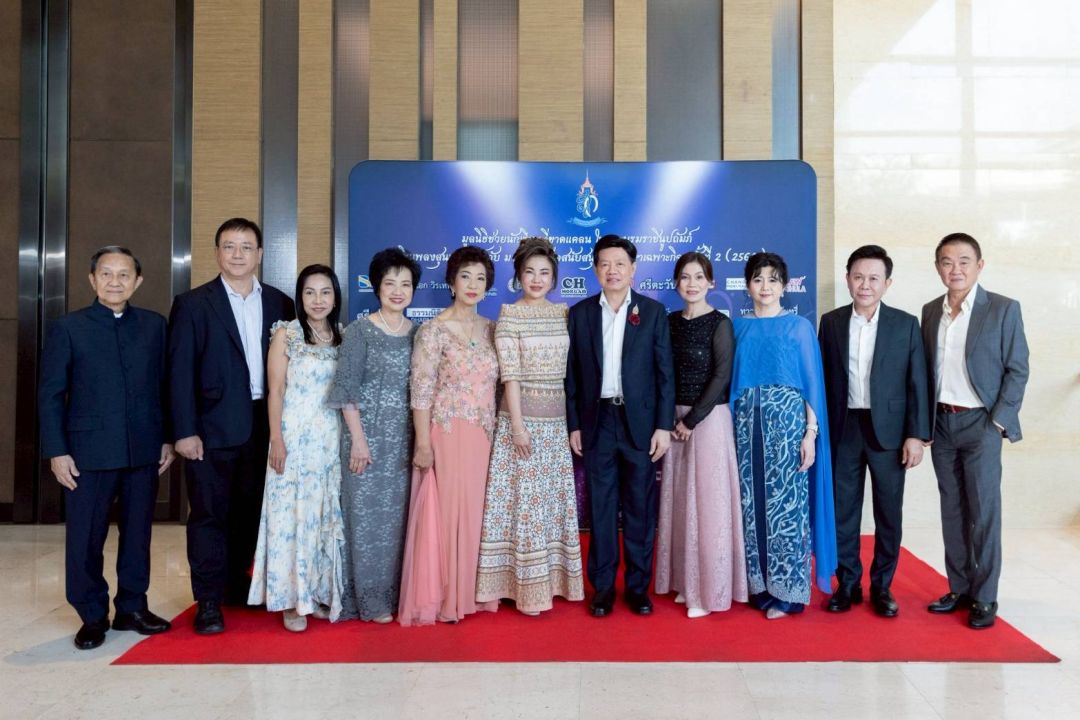 ประภาพร มโนมัยวิบูลย์ นำทีมเพื่อนๆ ร่วมงาน อาทิ เรืองศักดิ์ หิรัญญาภินันท์, ประเสริฐ  วงศ์พนากิจ, วรินทร จุลคณานุกิจ, เสาวณี เรืองปัญญาพจน์, จงจิตร อมรเทวภัท,จำเริญ-ปราณี  เมธาเกียรติกุล และ ชิณโชติ -อรวรรณ ภัคสุขชัย