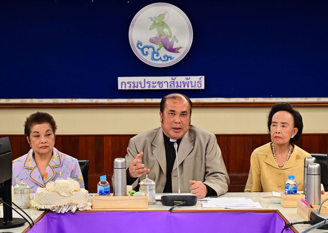 ภราดา ดร.ศิริชัย  ฟอนซีกา ประธานโครงการฯ , ม.ร.ว.พร้อมฉัตร สวัสดิวัตน์ ที่ปรึกษาโครงการฯ และ คุณหญิง
แสงเดือน ณ นคร ที่ปรึกษาโครงการฯ
