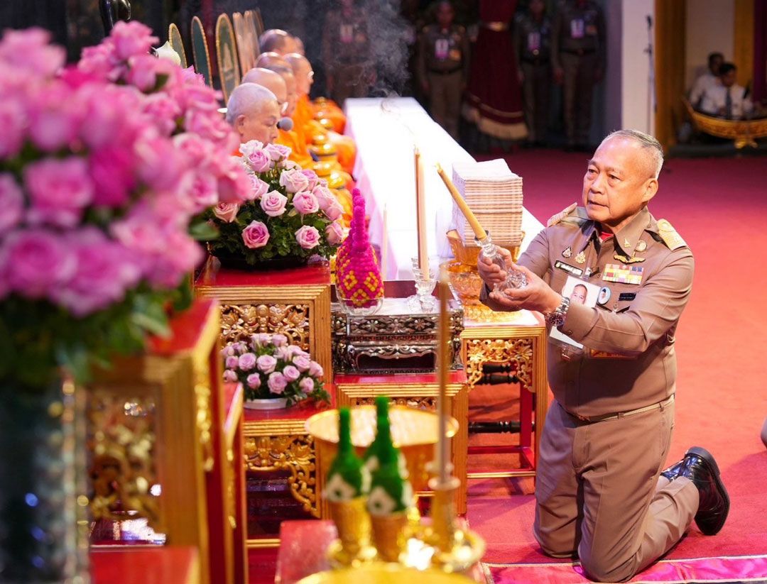 พล.อ.อ.สถิตย์พงษ์ สุขวิมล ราชเลขานุการในพระองค์พระบาทสมเด็จพระเจ้าอยู่หัว ประธานในพิธีทางศาสนา เนื่องในโอกาส ครบรอบ 92 ปี โรงมหรสพหลวงศาลาเฉลิมกรุงและครบรอบ 20 ปี การก่อตั้งมูลนิธิศาลาเฉลิมกรุง