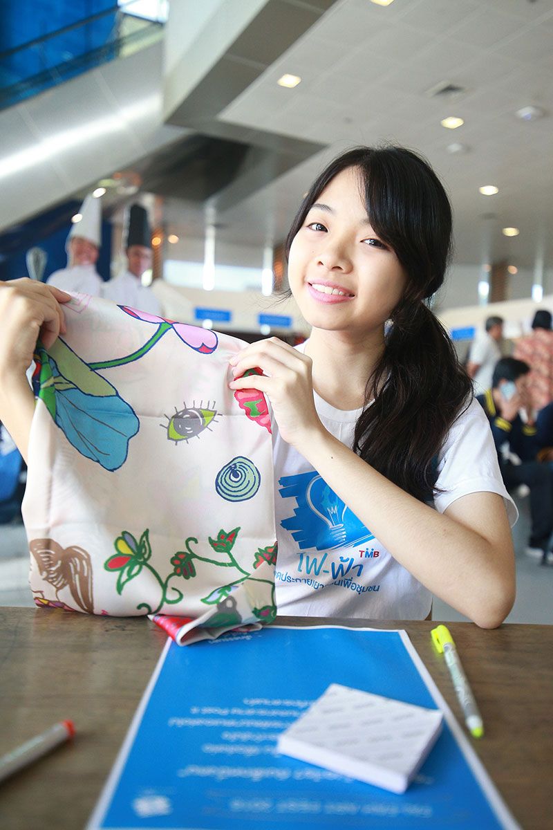 พรรณวรรณ ยมนา ว่าที่เจ้าของแบรนด์ผ้าพันคอ 