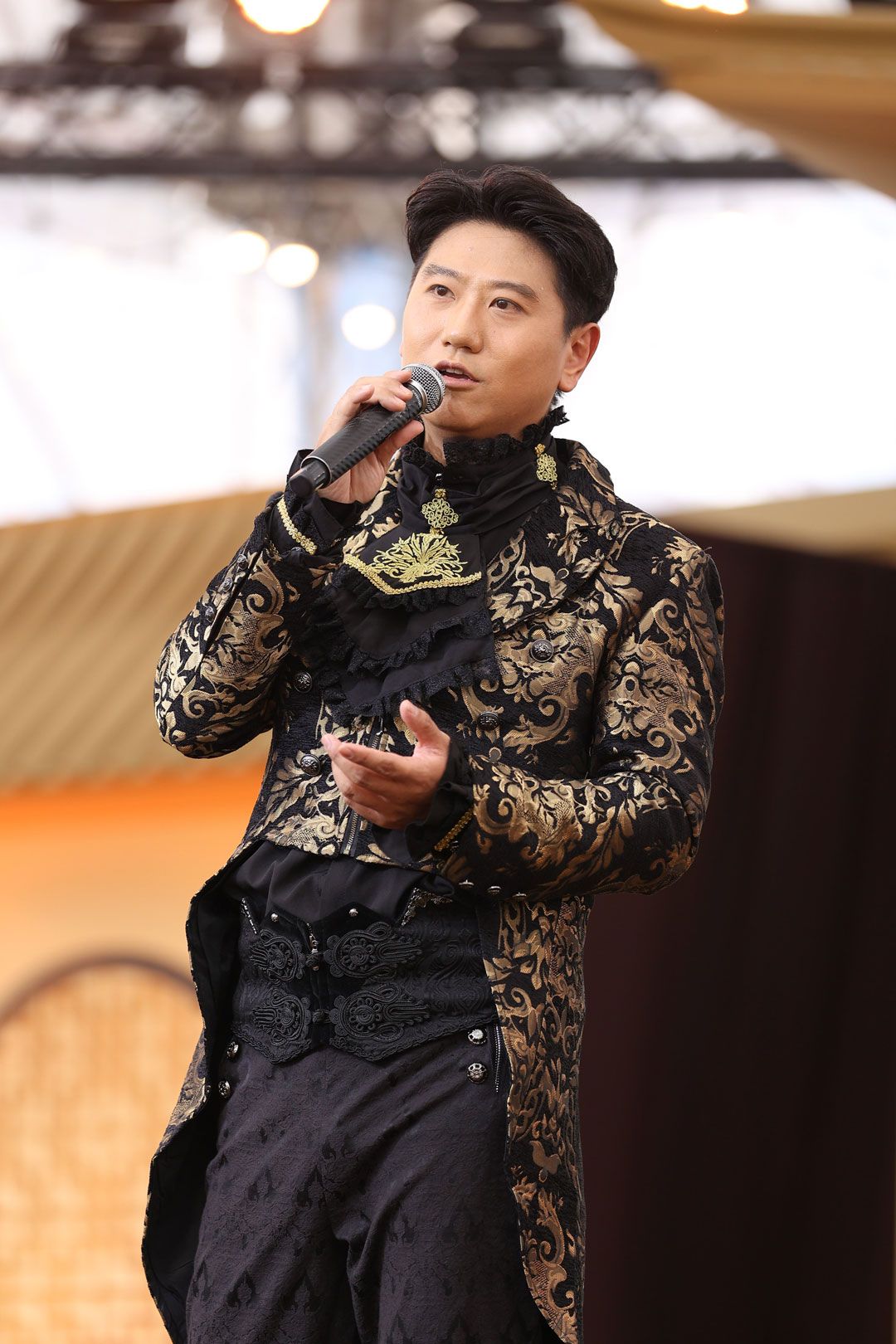ดร.พลัง ร่วมโชว์พลังเสียง เปิดงาน “ทั่วหล้า เทิดไท้ ถวายใจสดุดี” 