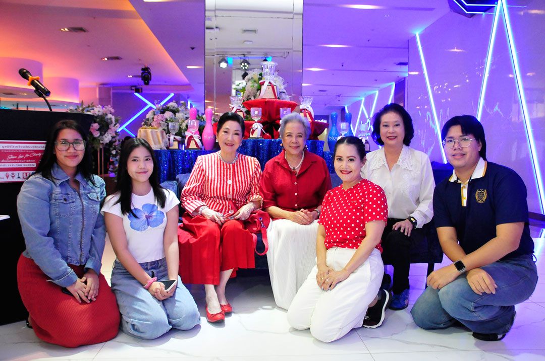 ผาณิต พูนศิริวงศ์,ดวงใจ ตั้งสง่า,ดร.ณ ฤดี เคียงศิริ กับครอบครัว ธัญรัศม์-พีรวิชญ์-ณัฐวรา-อภิชญา พิมลสิงห์