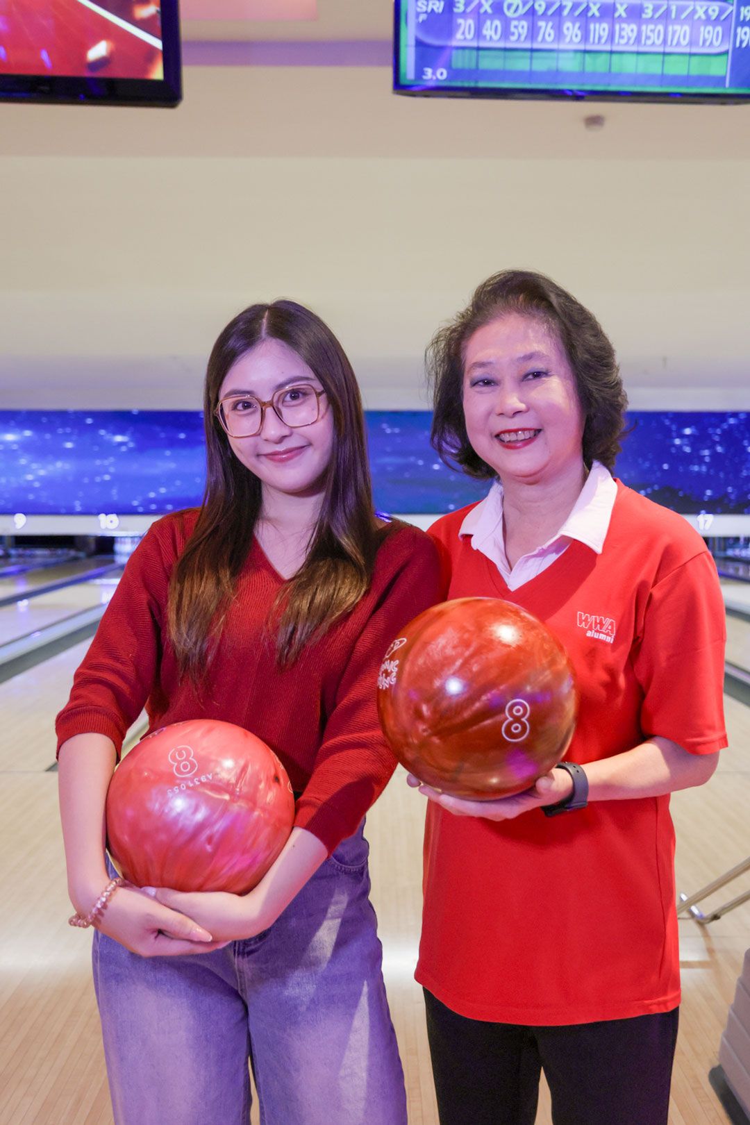 (ขวา) ดร.ณ ฤดี เคียงศิริ กับ ผิงผิง สรวีย์ ธนพูนหิรัญ