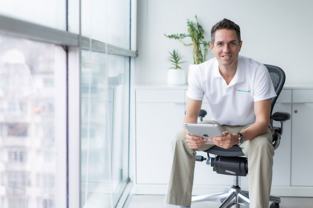 คริสโตเฟอร์ มอสซ์ ประธานเจ้าหน้าที่บริหารและผู้ก่อตั้ง Manao Software 