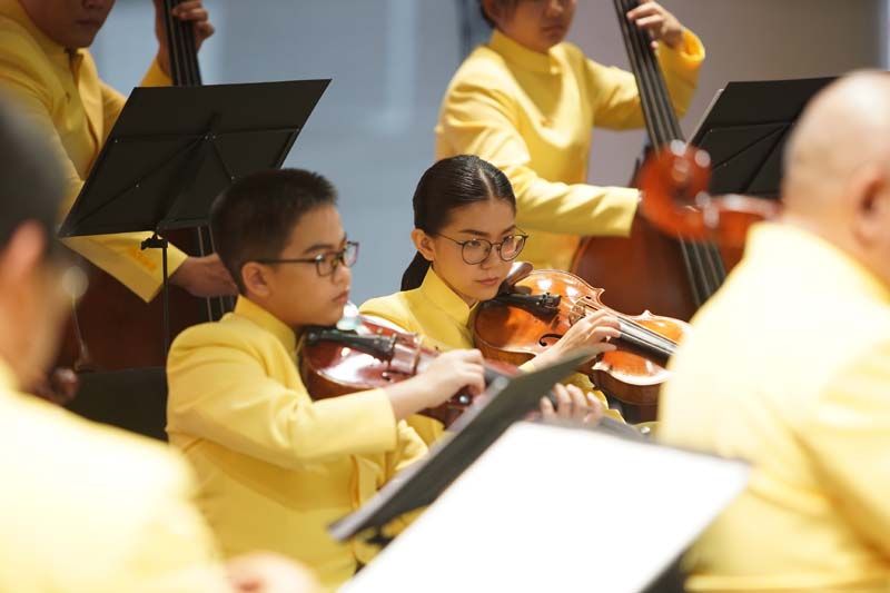 การแสดงบทเพลงพระราชนิพนธ์ โปรมูสิกา จูเนียร์ แคมป์