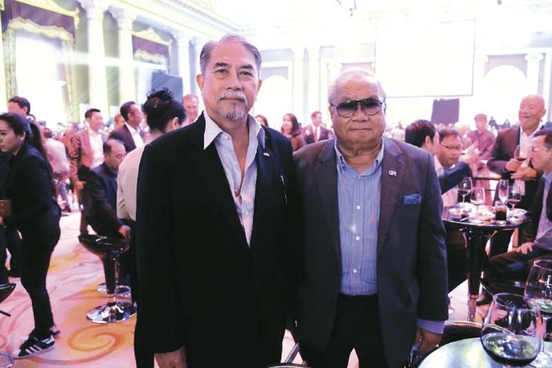 สองกูรูรถมาร่วมอัพเดท THE ALL-NEW CAMRY น้าเดช-พัฒนเดช อาสาสรรพกิจ และ ดร.ปราจิน เอี่ยมลำเนา