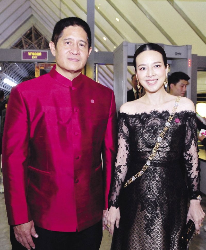 พ.ต.อ.ดร.ณรัชต์ เศวตนันทน์ และ นวลพรรณ ล่ำซำ 