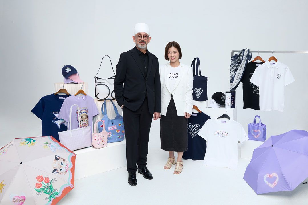 จรัญ สิงห์สัจจเทศ ประธานเจ้าหน้าที่บริหาร และ นลินี เรืองวิทยานุกูล ผอ.ฝ่ายสื่อสารองค์กร