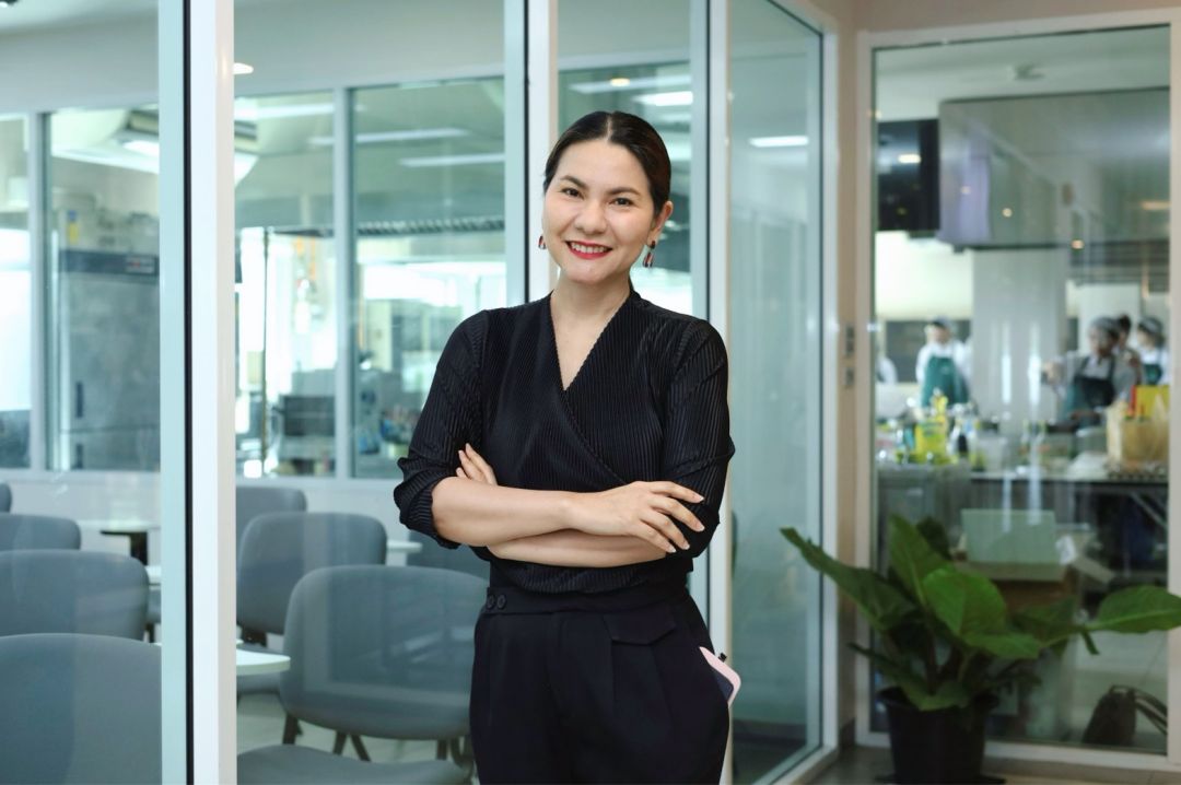 อาจารย์ทิพย์อาภรณ์ สว่างผล