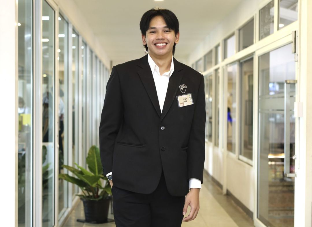 ธีรภัทร หนักแน่น