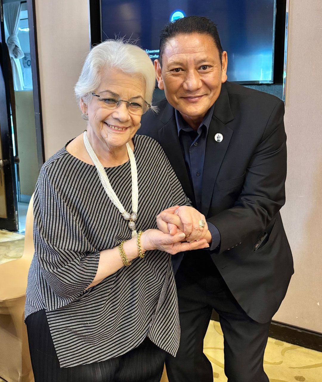 หม่อมบงกชปริยา ยุคล ณ อยุธยา และ คามา เชริง ทูตทหารจากภูฏาน