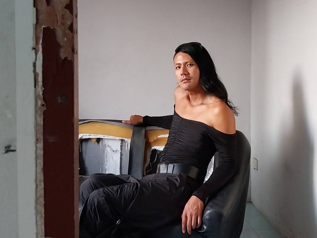 ษาณฑ์ อุตมโชติ ผู้ก่อตั้งกลุ่มศิลปิน un.thai.tled