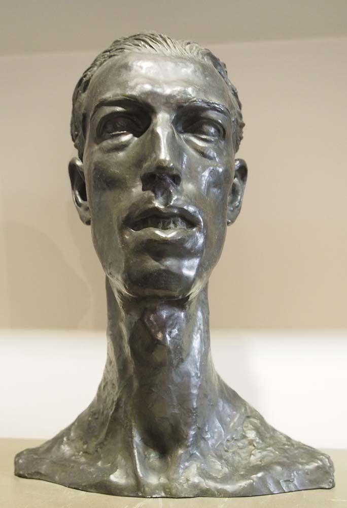 Bust of the painter by Francisco Franco