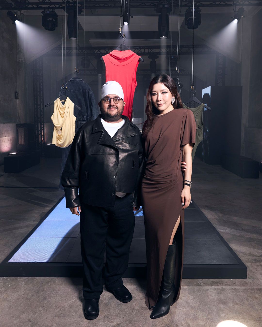 อภิสิทธิ์ สิงหสัจจเทศ และ ปัณณศา ดุษฎีสุรพจน์