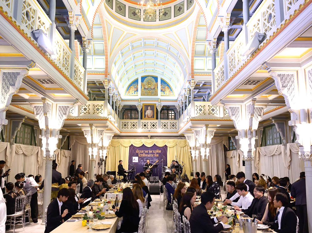 ดินเนอร์ในบรรยากาศย้อนยุค ภายในพระที่นั่งเทวราชสภารมย์ ณ พระราชวังพญาไท