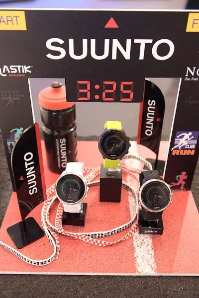 ซุนโต้ ไนน์ รุ่นยอดนิยม สีดำ สีขาว และสีเขียวมะนาว