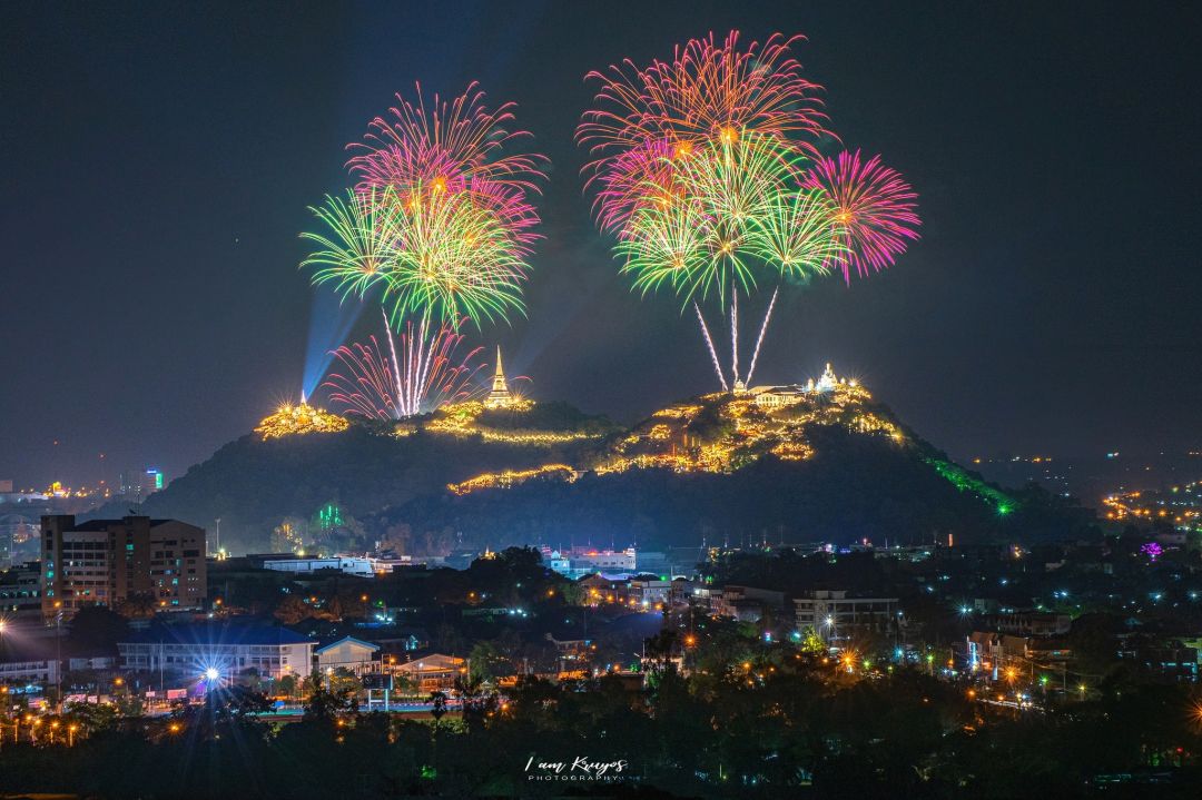 มุม : ยอดเขาวัดวิหารโบสถ์
ระยะเลนส์(FX) : 130-150 mm
จำนวนขาตั้ง : รับได้ไม่เกิน 20 ขา
พิกัด : https://maps.app.goo.gl/uuV5AXo28PRsDpZx8
คำแนะนำเพิ่มเติม :จอดรถตีนเขา ต้องเดินขึ้นเขา และต้องไปกับผู้ชำนาญเส้นทางเท่านั้น เตรียมน้ำ ไฟฉาย ผู้สูงอายุควรเดินอย่างระวัง ทางพอเดินได้ไม่เรียบ ไปช้าๆ