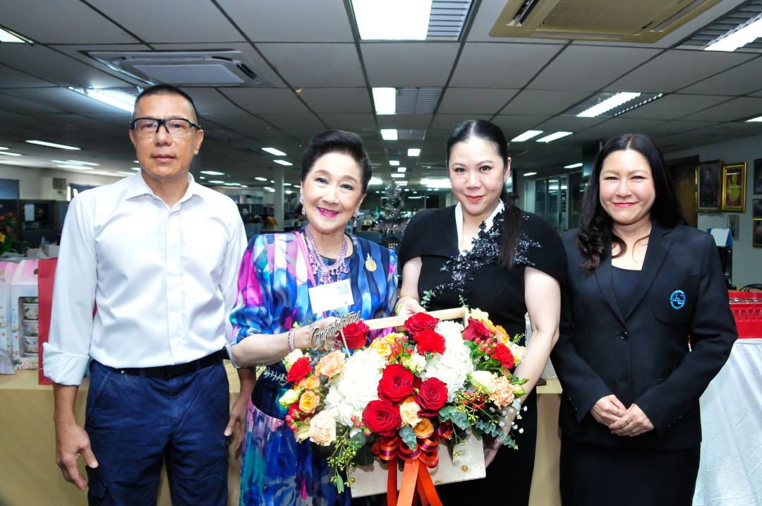 ฐาปนีย์ เกียรติไพบูลย์ ผู้ว่า ททท. ร่วมยินดี