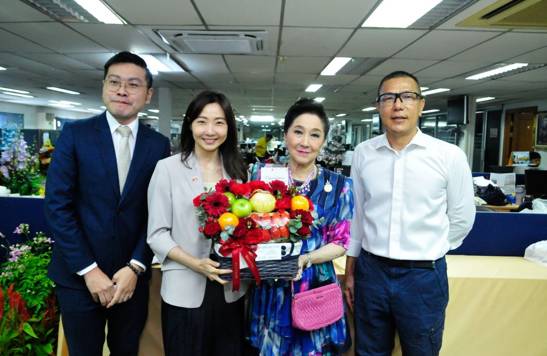 เพื่อนบ้าน หวัง ฮ่าว หรง ผอ.ฝ่ายสารนิเทศ สนง.เศรษฐกิจและวัฒนธรรมไทเป ประจำประเทศไทย 