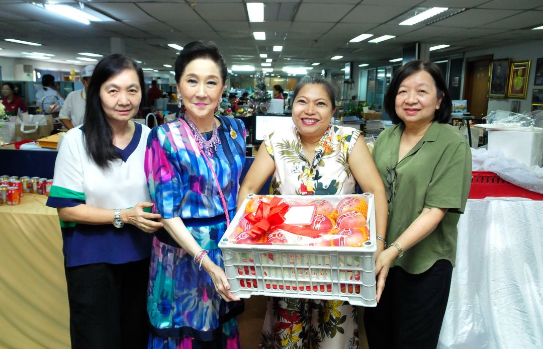 ศิษย์เก่าชื่อแนวหน้า นันทพร แพพ่วง, พัชรี ผจงกิจพิพัฒน์ และ ดวงใจ ยงยิ่งเชาว์