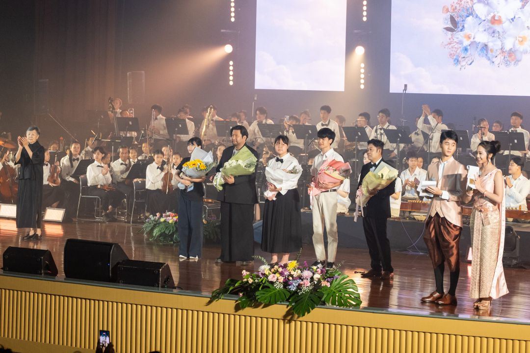 ขอบคุณภาพ : โรงเรียนรุ่งอรุณ Roong Aroon school