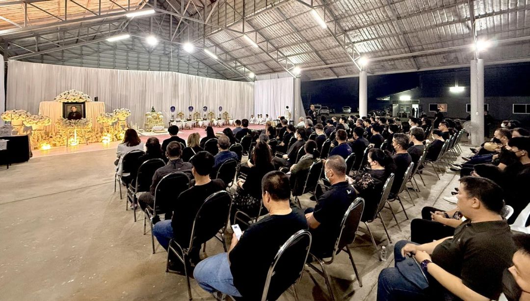 ขอบคุณภาพ : ตามติด ชีวิต อ.เฉลิมชัย โฆษิตพิพัฒน์