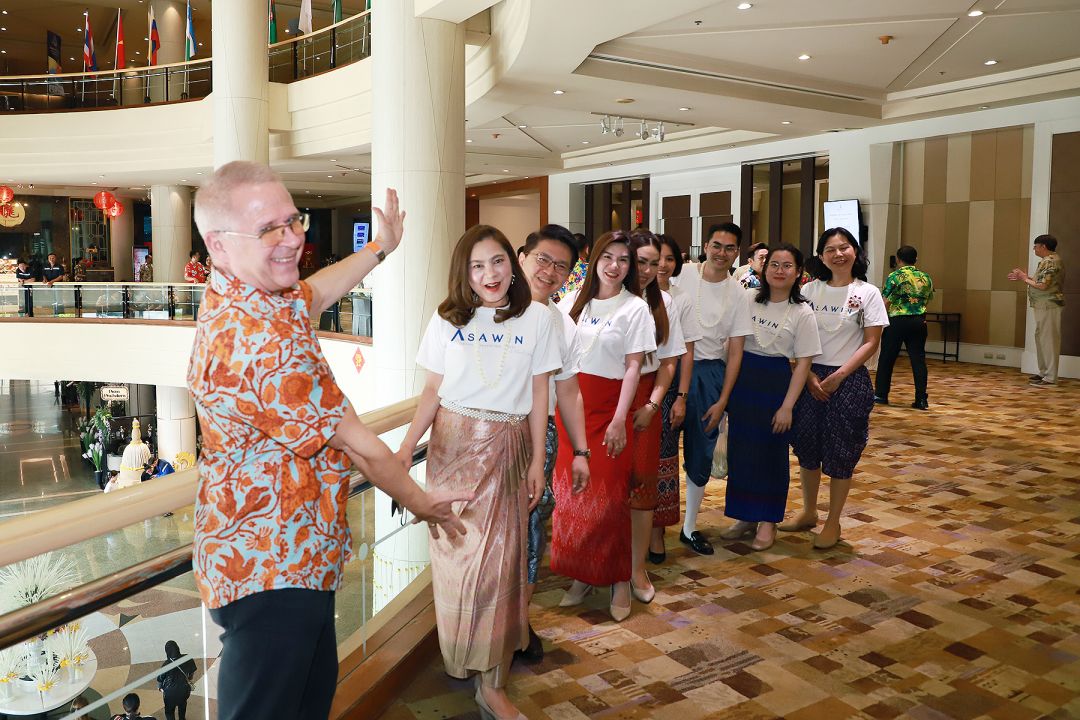 มร.อังเดร บรัวฮาร์ท ผู้จัดการทั่วไป โรงแรมอัศวิน แกรนด์ คอนเวนชั่น พร้อมทีมเซลส์ แอนด์ มาร์เกตติ้ง โรงแรมอัศวิน แกรนด์ คอนเวนชั่น