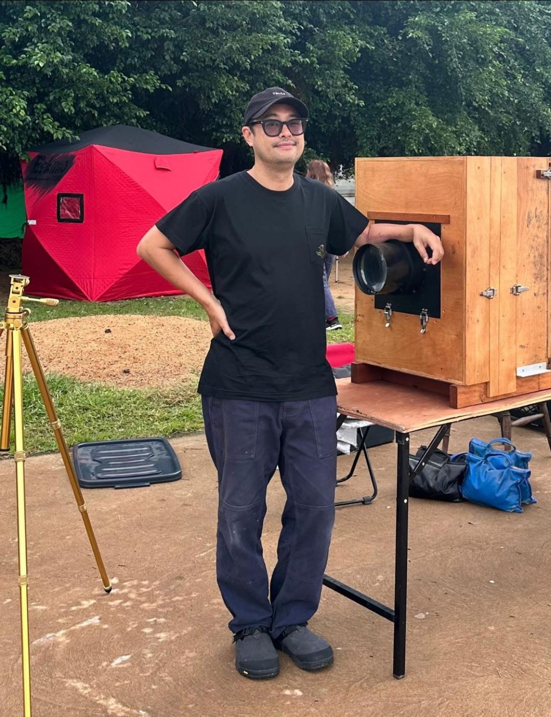 แอ๊ะ ชาติฉกาจ ไวกวี ผู้ถ่ายภาพ