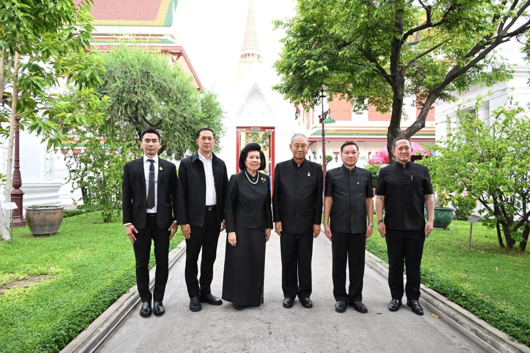 ประธานในพิธีฯ พร้อมด้วยกรรมการมูลนิธิฯ และผู้บริหารระดับสูงของกระทรวงมหาดไทย อาทิ อรรษิษฐ์  สัมพันธรัตน์ ปลัดกระทรวงมหาดไทย, ผศ.ดร.พรทิพย์  พุกผาสุข, ว่าที่ร้อยตรี ตระกูล  โทธรรม, ร.ต.อ.เขตรัฐ ชาญศิลป์, ธนนท์  พรรพีภาส 