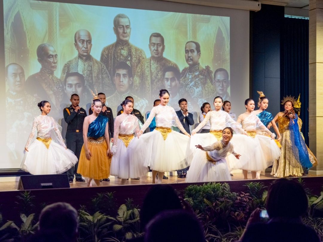 การแสดงปิดท้ายด้วยเพลงความฝันอันสูงสุด