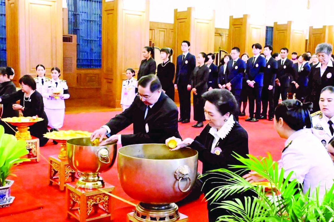 ดร.สรจักร เกษมสุวรรณ และ ผาณิต พูนศิริวงศ์