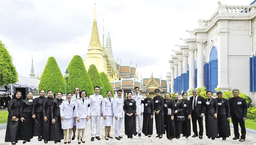 สมาคมธรรมศาสตร์ ในพระบรมราชูปถัมภ์ นำโดย พงษ์เทพ เทพกาญจนา นายกสมาคมฯ พร้อมคณะกรรมการ อาทิ ผาณิต
พูนศิริวงศ์, ดารณี วัธนเวคิน-กิตติพงค์ เศวตกิติธรรม, สถิตย์ ไม้งิ้ว บุคลากร เจ้าหน้าที่สมาคม ร่วมลงนามถวายความอาลัย สมเด็จพระเจ้าลูกเธอ เจ้าฟ้าพัชรกิติยาภา นเรนทิราเทพยวดี กรมหลวงราชสาริณีสิริพัชร มหาวัชรราชธิดา เบื้องหน้าพระรูป
ณ ศาลาสหทัยสมาคม ในพระบรมมหาราชวัง เมื่อวันที่ 14 มิถุนายน 2569