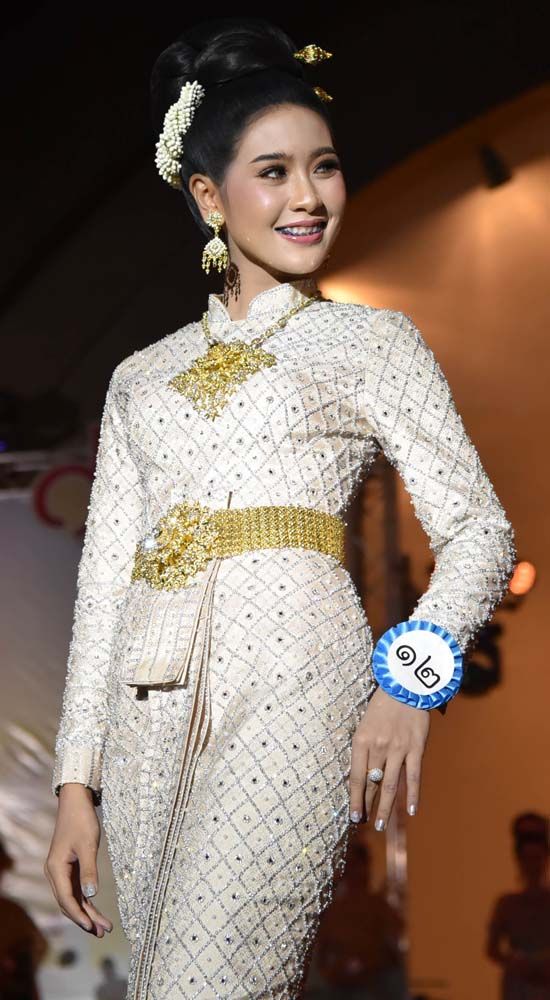 ผู้ประกวดจากกองทัพเรือ