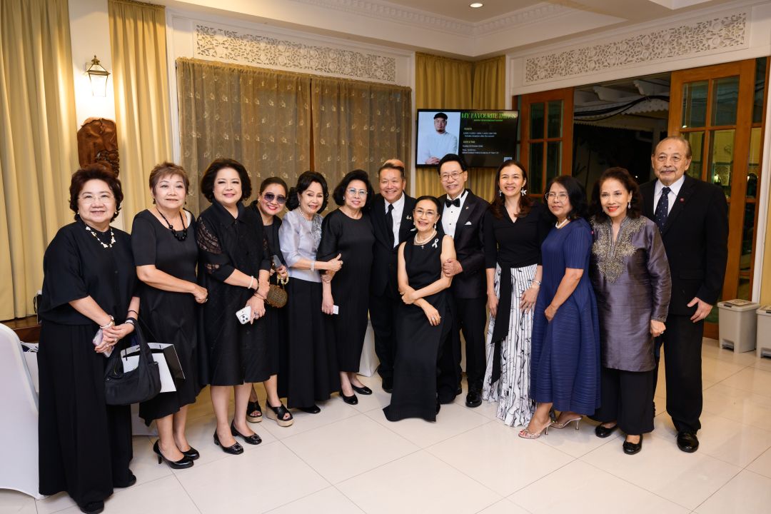 รศ.ดร.วีณา เชิดบุญชาติ รศ.จินตนา บุญบงการ และคณะ